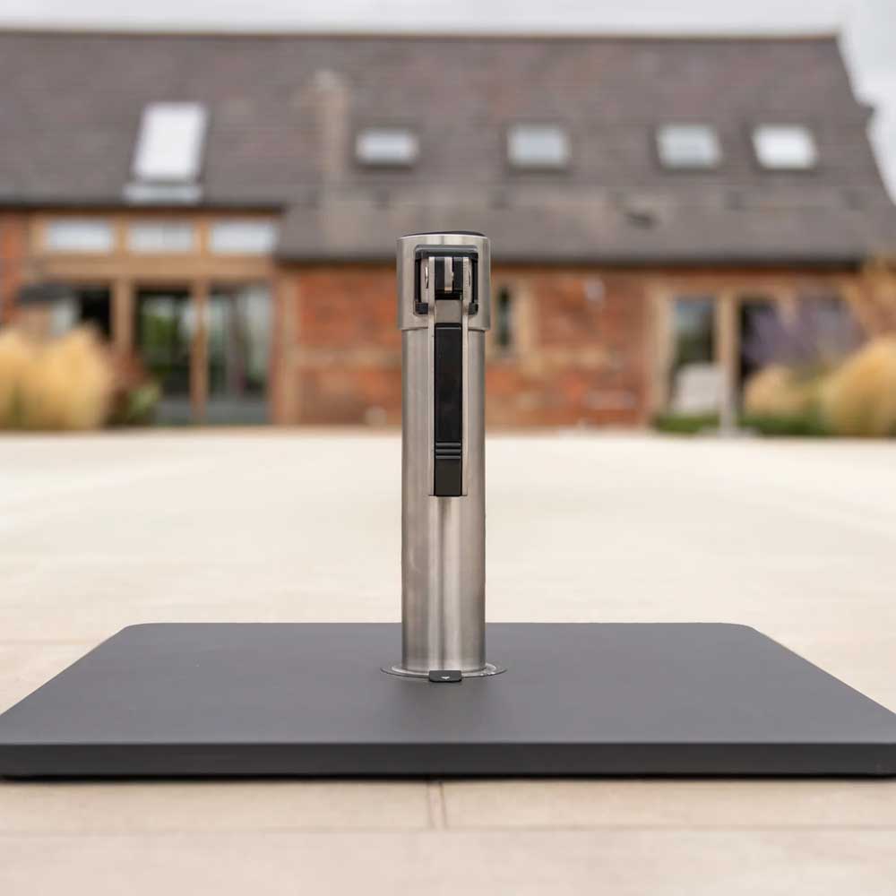 5057229406699 Parasol Base 15kg Steel - Hold Pole - Image 1